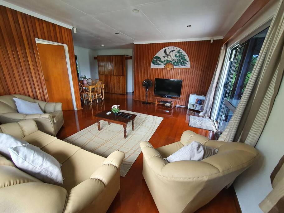 Loverly 3 Bedroom Rental Pool Outdoor Area Upper Сува Екстер'єр фото