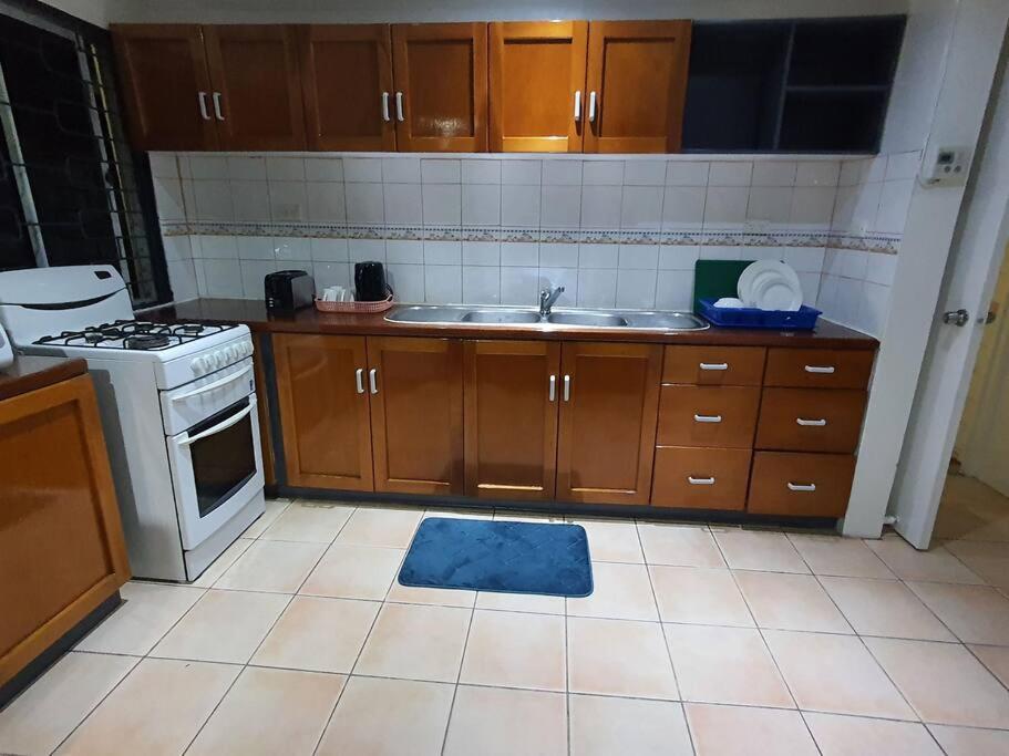 Loverly 3 Bedroom Rental Pool Outdoor Area Upper Сува Екстер'єр фото