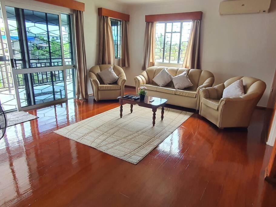 Loverly 3 Bedroom Rental Pool Outdoor Area Upper Сува Екстер'єр фото