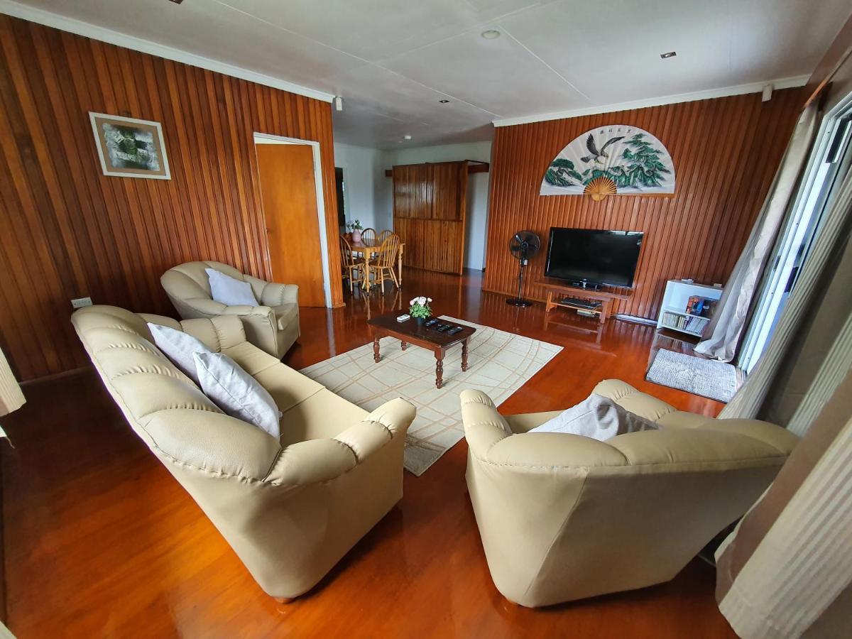 Loverly 3 Bedroom Rental Pool Outdoor Area Upper Сува Екстер'єр фото
